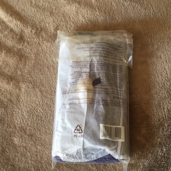 Lock It Up Wallet - Picture 3 of 3